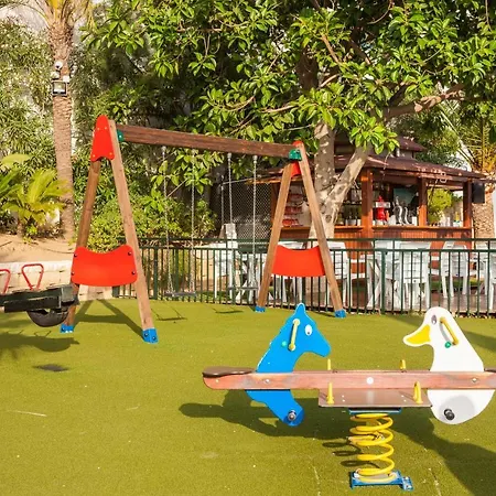 酒店 Globales Patos Park 4*